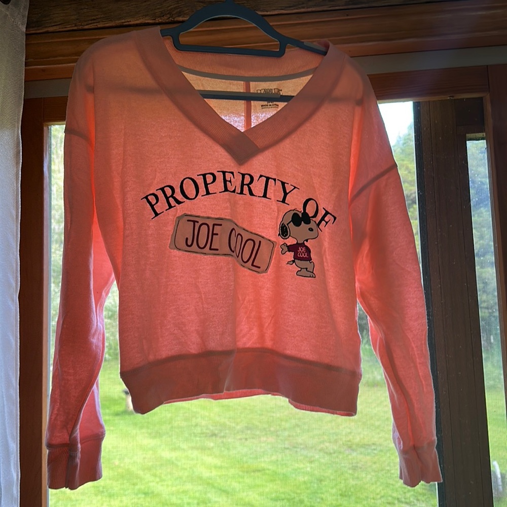 Small pink long sleeve snoopy shirt